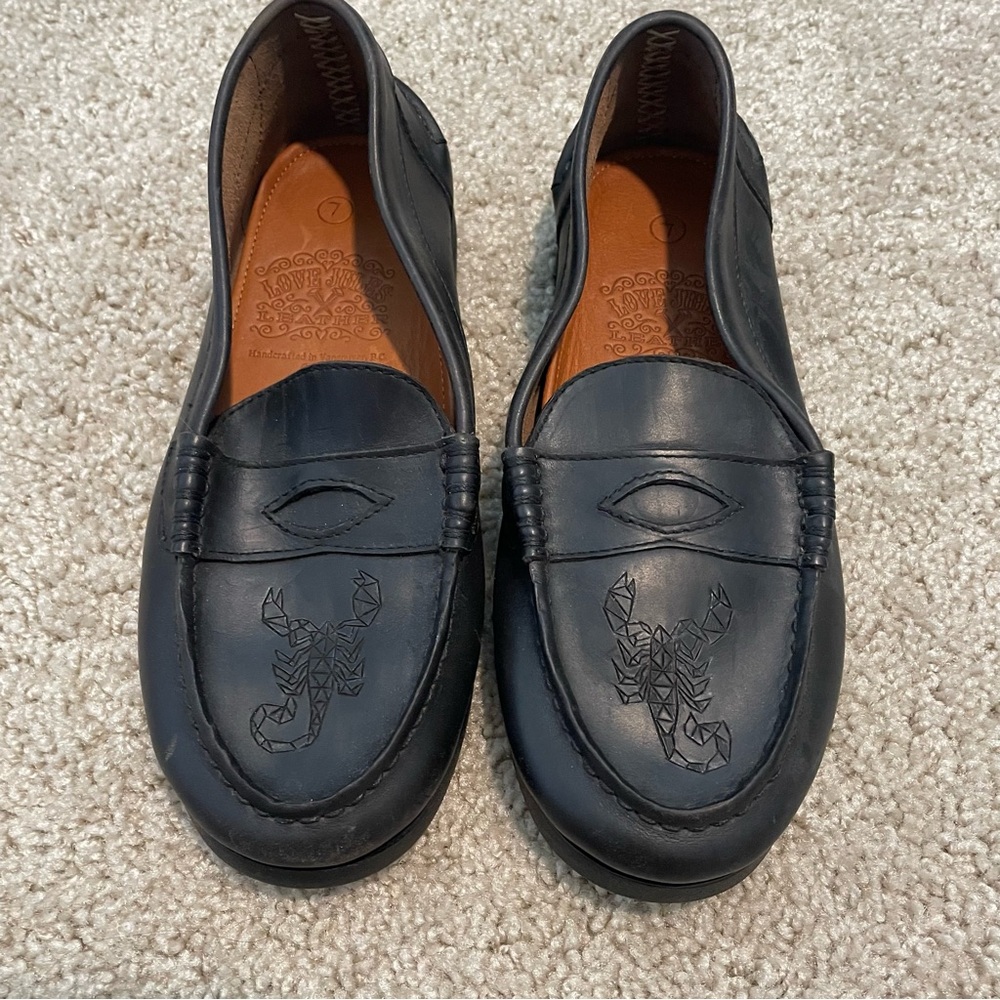 Love Jules Leather Handcrafted Scorpion Loafer Men’s Size 7 Black Vancouver
